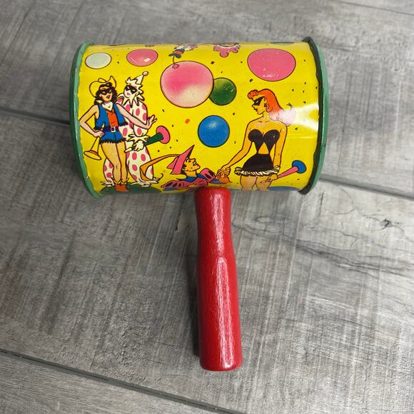 Vintage US Metal Toy MFG CO Halloween Costume Pin Up Girl Clown Tin Noise Maker - Picture 10 of 10